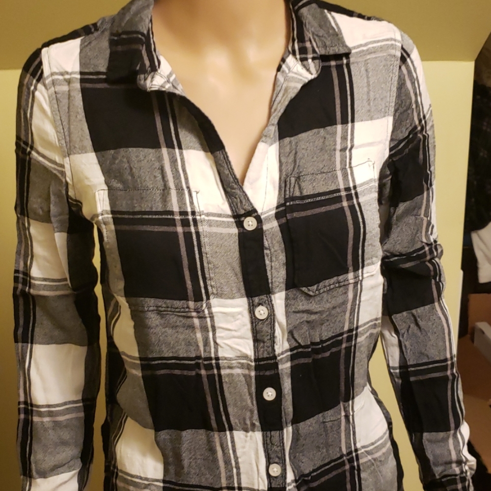 button down shirt - Picture 2 of 6